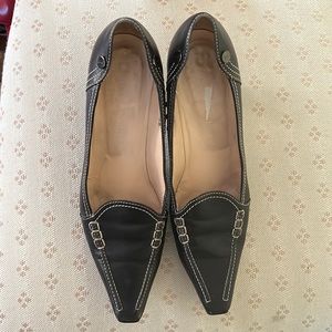Tods woman's  black leather shoes low heel size 38 2.5 inches heels